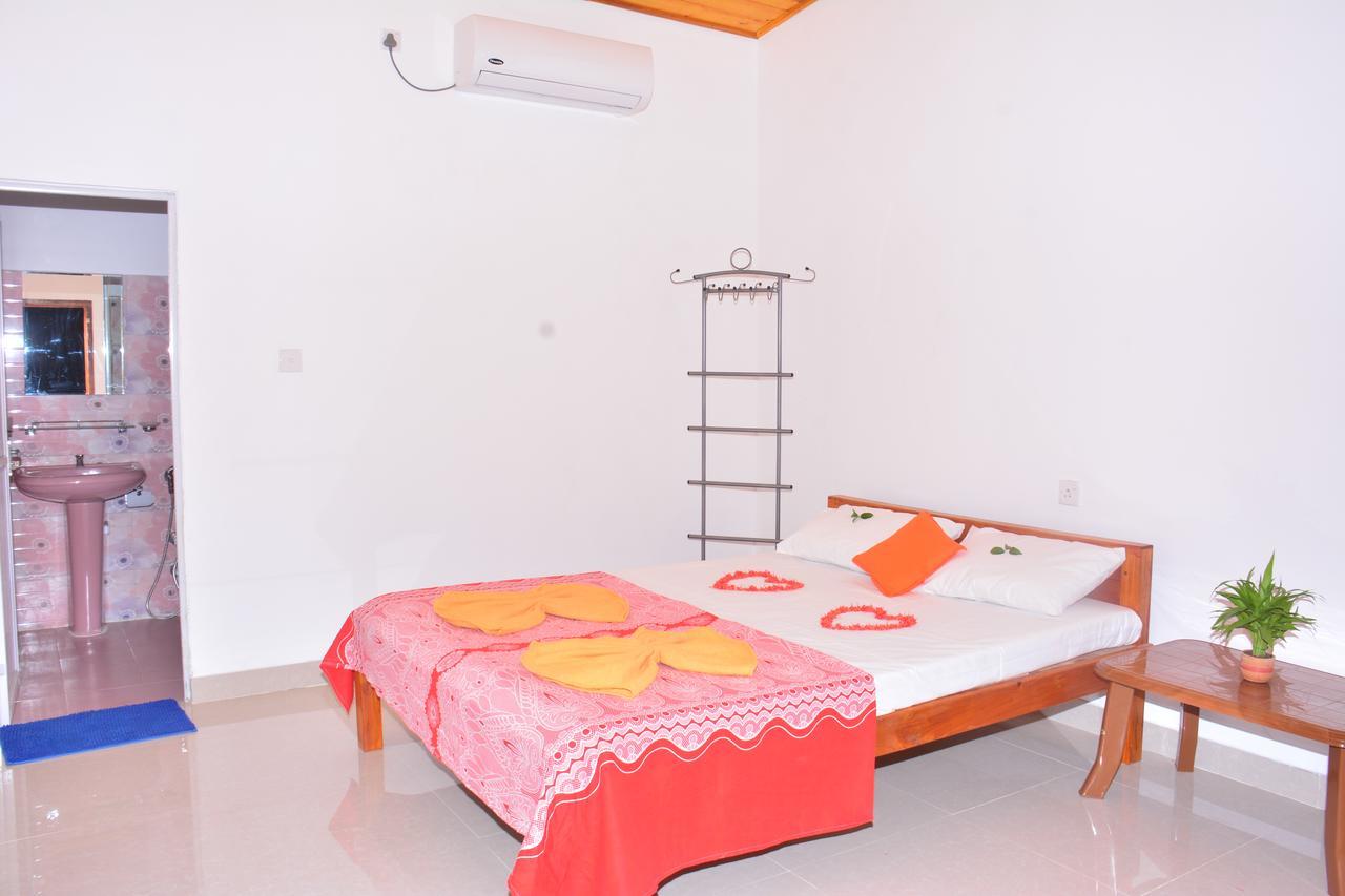 Pleasant Park Holiday Inn Trincomalee Exterior foto